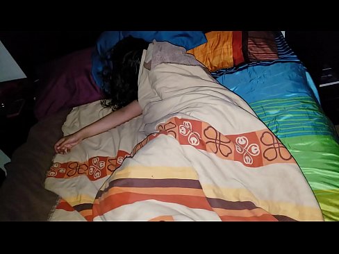 ❤️ Stiefson beréiert seng jonk Stéifmamm wärend hatt schléift. ❌ Porno op lb.centr-klassiki.ru ❌